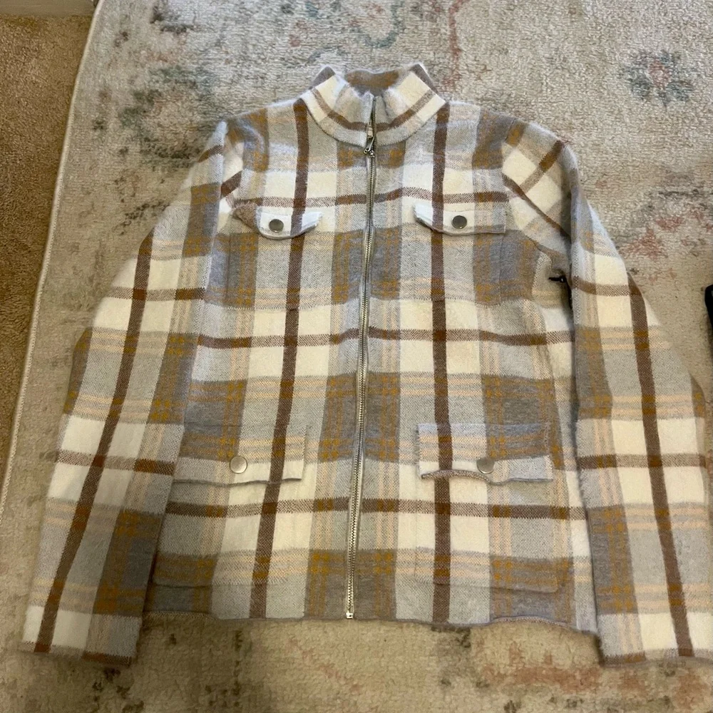 NWT Rachel Zoe Plaid Utility Jacket in Cream and Tan. Super soft. - Picture 3 of 5